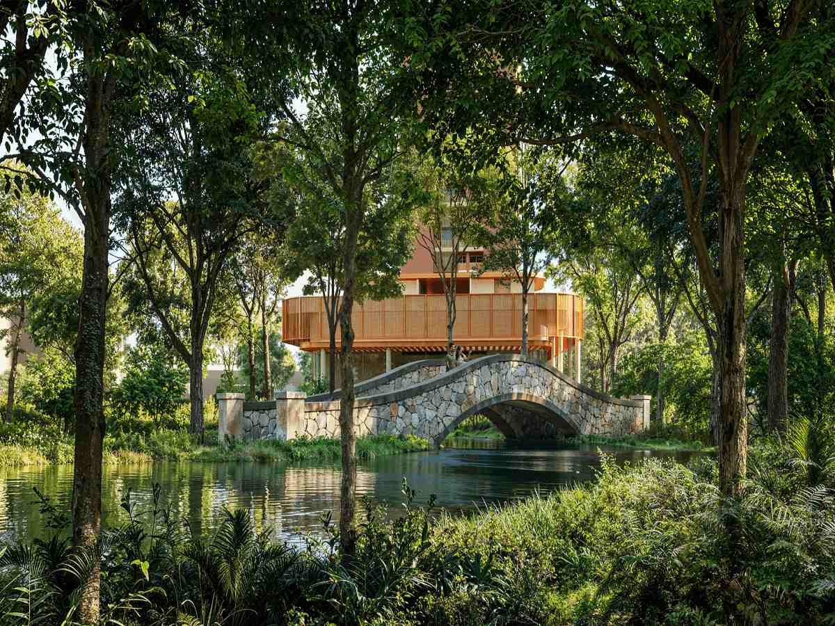 Winding lake and lakeside walk – Estate 361